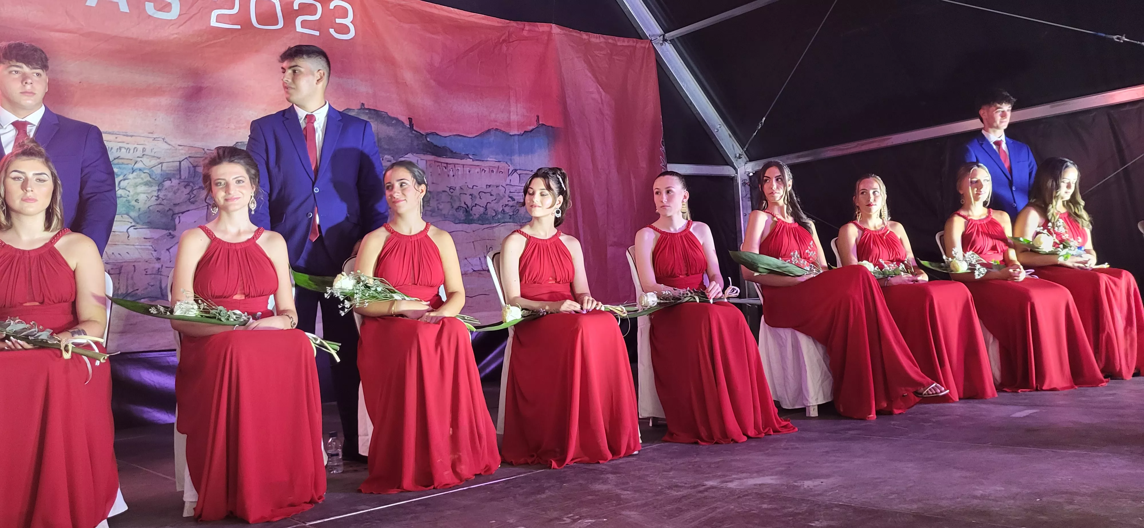  Presentación de las mairalesas, quintos y quintas de Almudévar. Foto: Mercedes Manterola