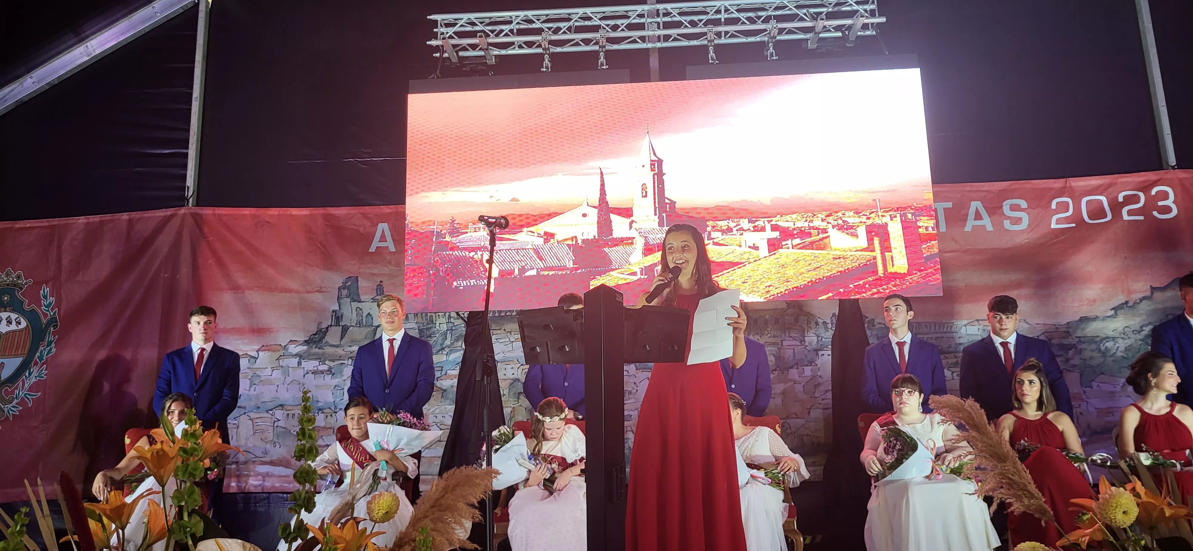  Presentación de las mairalesas, quintos y quintas de Almudévar. Foto: Mercedes Manterola