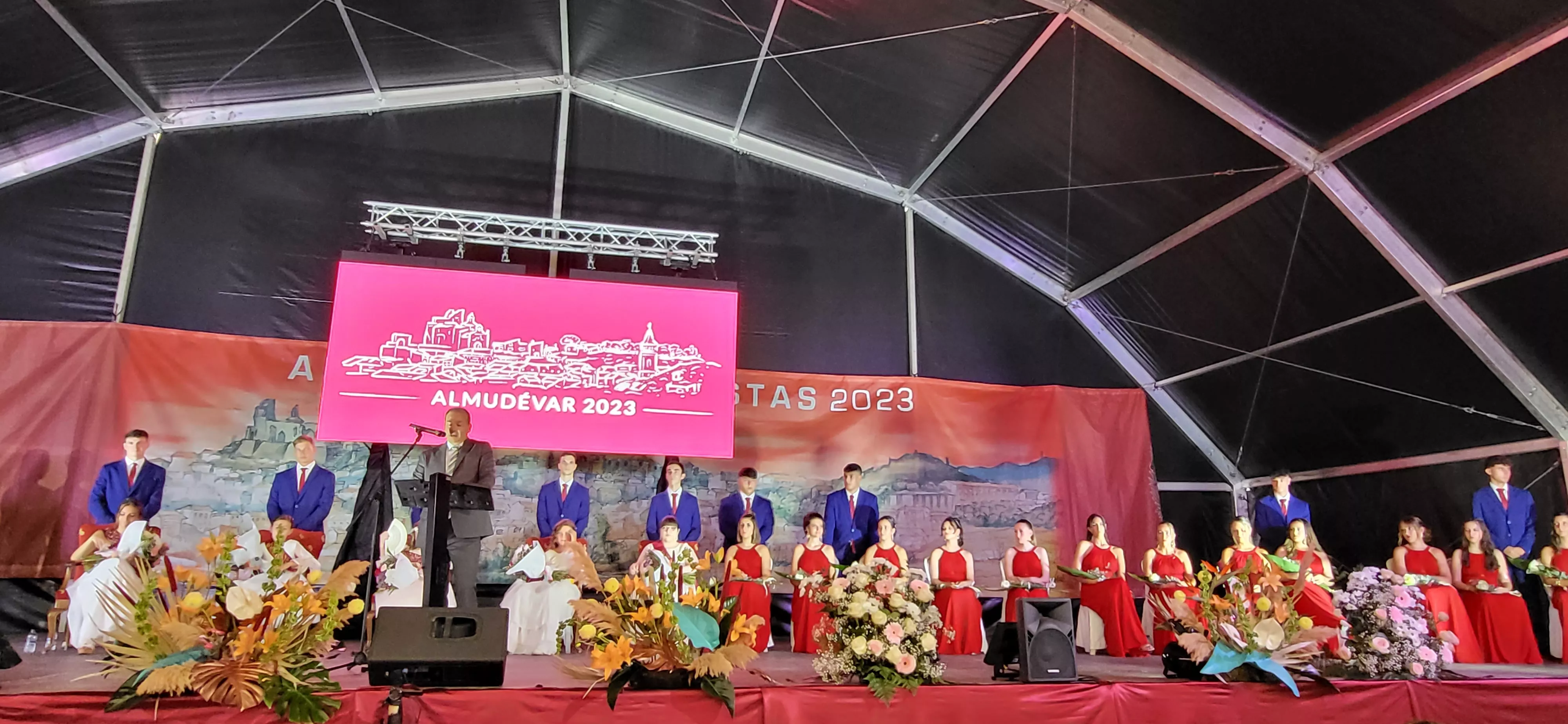  Presentación de las mairalesas, quintos y quintas de Almudévar. Foto: Mercedes Manterola