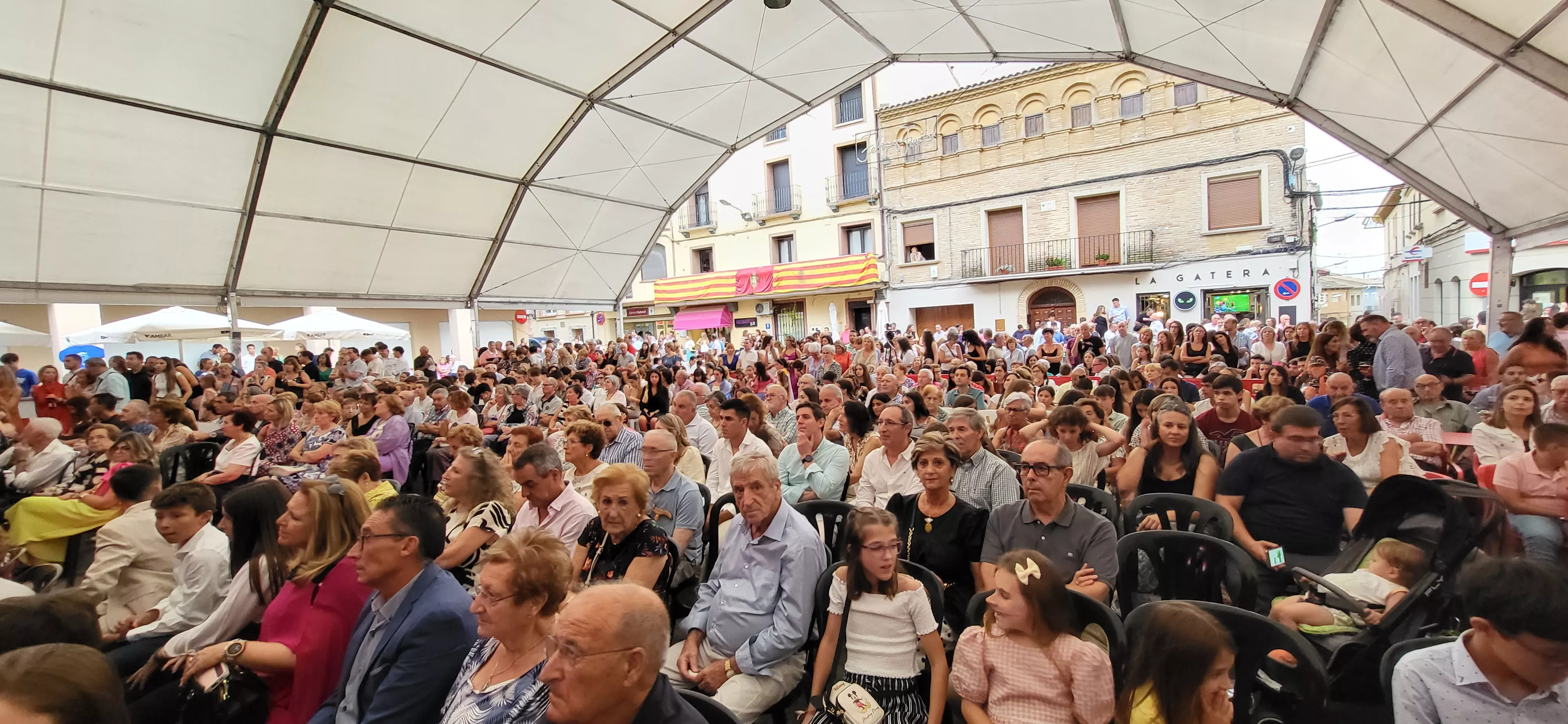  Presentación de las mairalesas, quintos y quintas de Almudévar. Foto: Mercedes Manterola