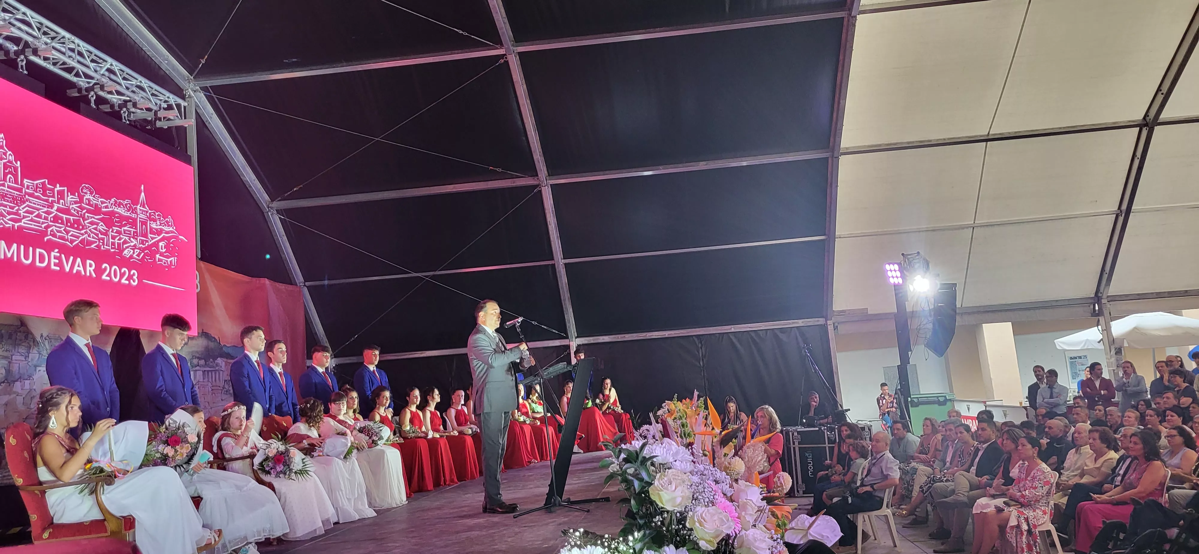  Presentación de las mairalesas, quintos y quintas de Almudévar. Foto: Mercedes Manterola