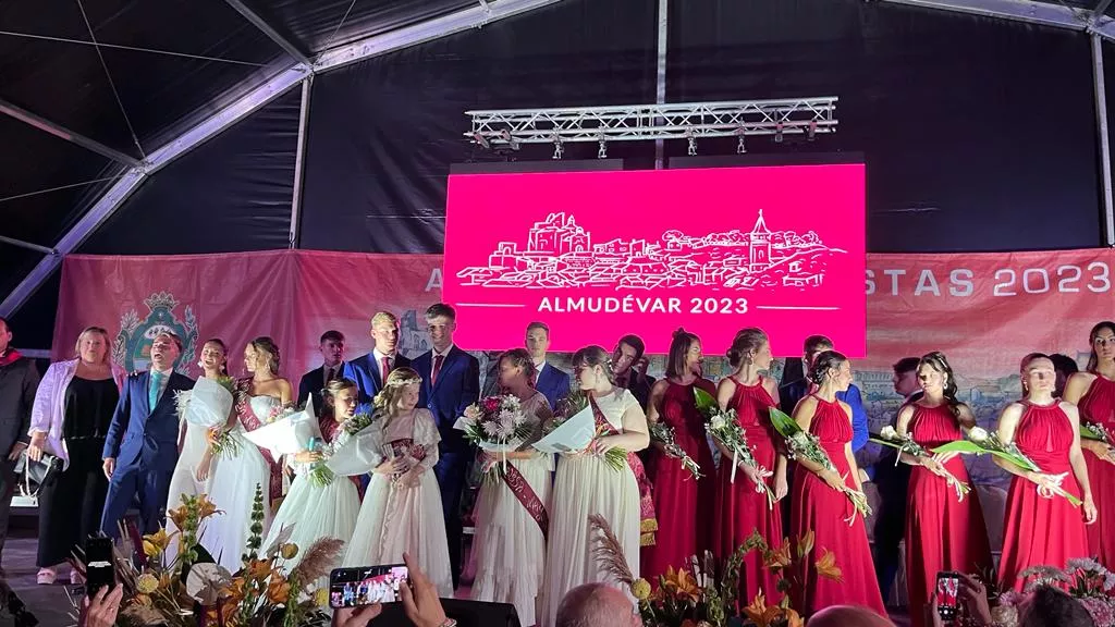  Presentación de las mairalesas, quintos y quintas de Almudévar del año pasado. Foto: Mercedes Manterola