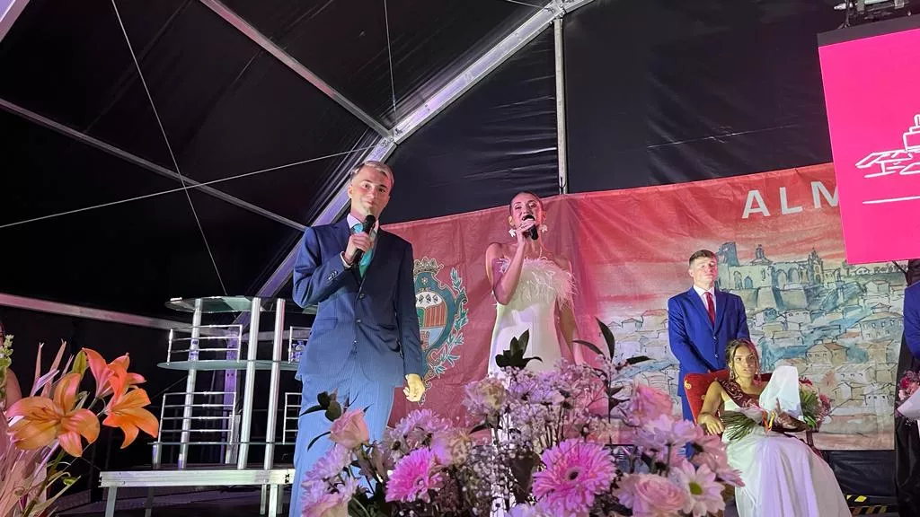  Presentación de las mairalesas, quintos y quintas de Almudévar. Foto: Mercedes Manterola