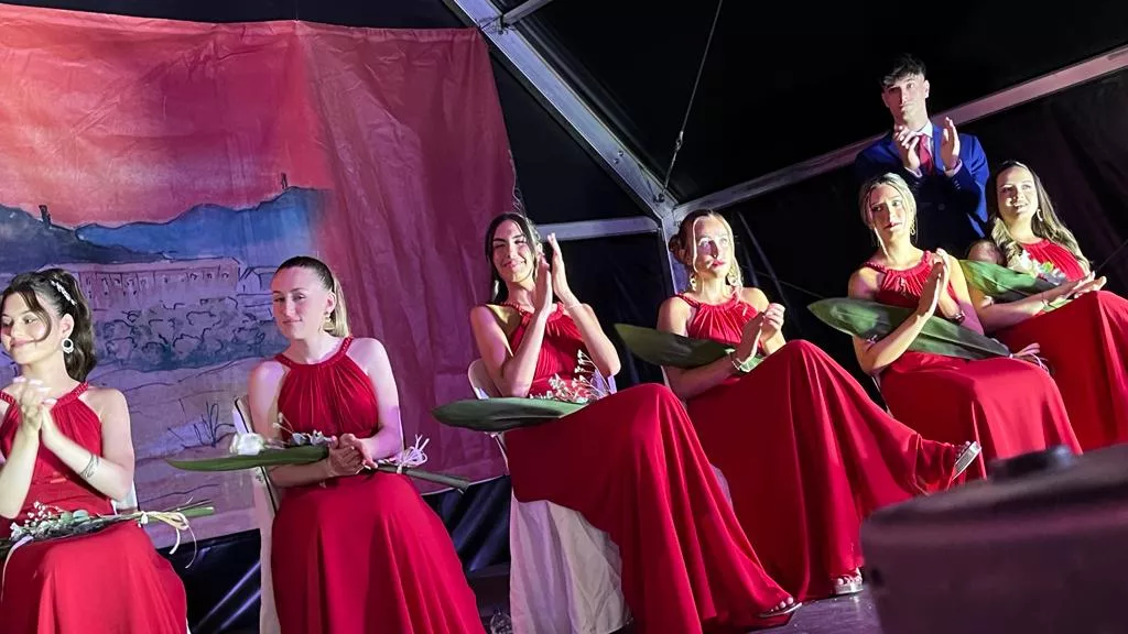  Presentación de las mairalesas, quintos y quintas de Almudévar. Foto: Mercedes Manterola