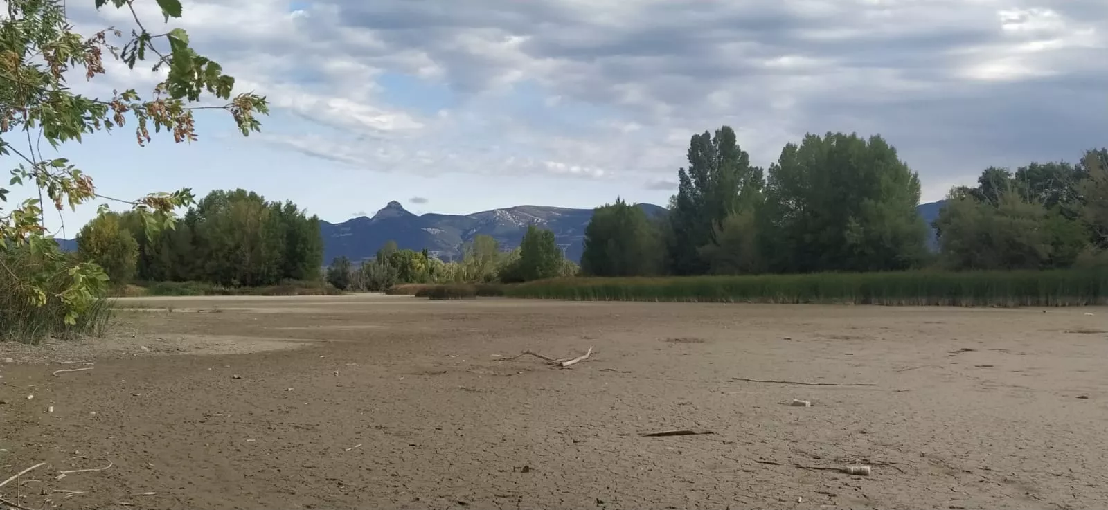 Estado en que se encuentra la alberca de Cortés. Foto Joaquín Santafé