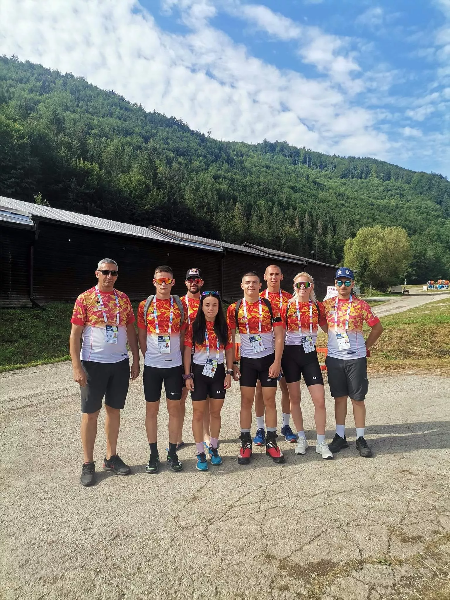 Material de Bonés Sports para deportistas de élite