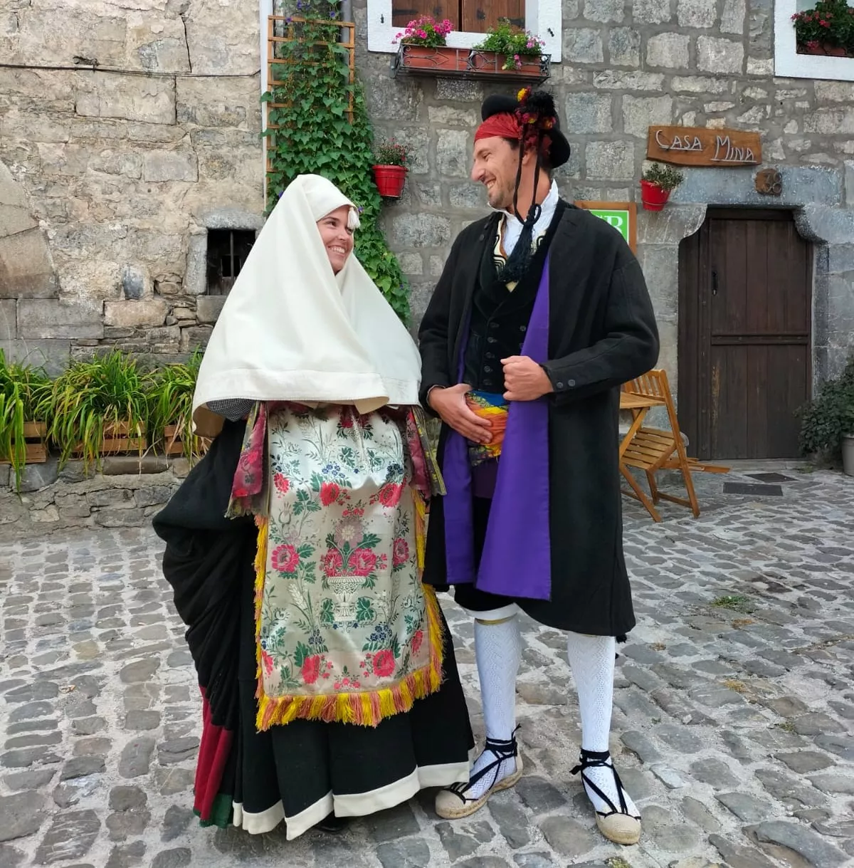 Celebración del Día de Traje Tradicional Ansotano.