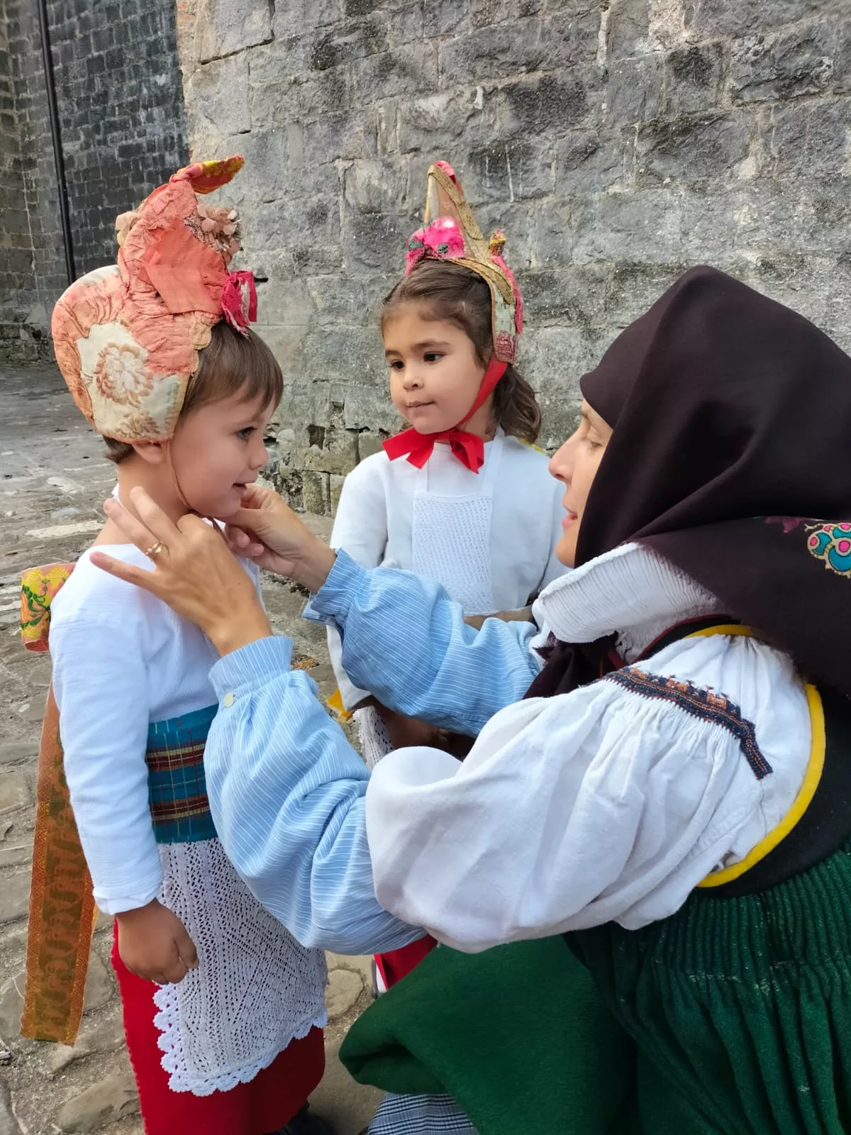 Celebración del Día de Traje Tradicional Ansotano.