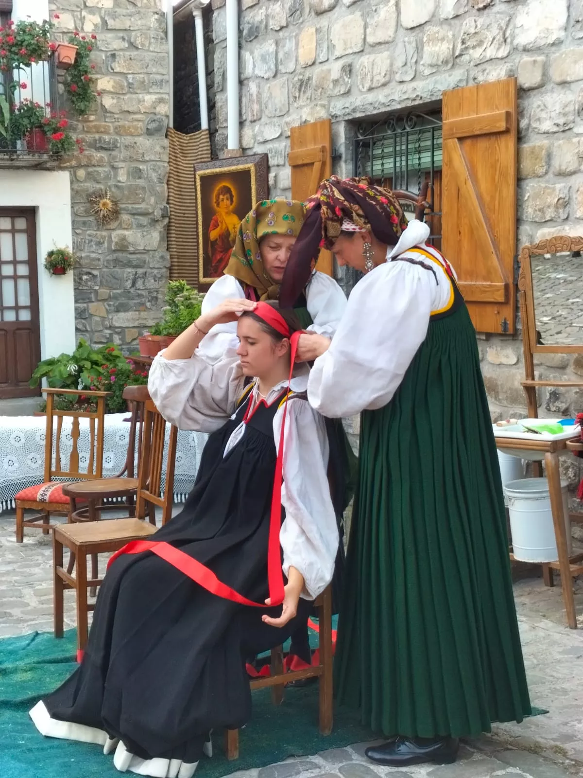 Celebración del Día de Traje Tradicional Ansotano.