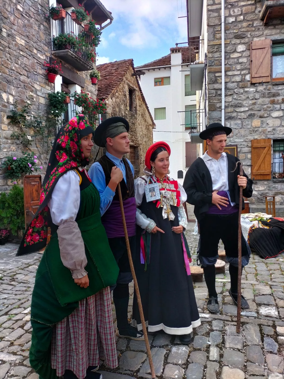 Celebración del Día de Traje Tradicional Ansotano.