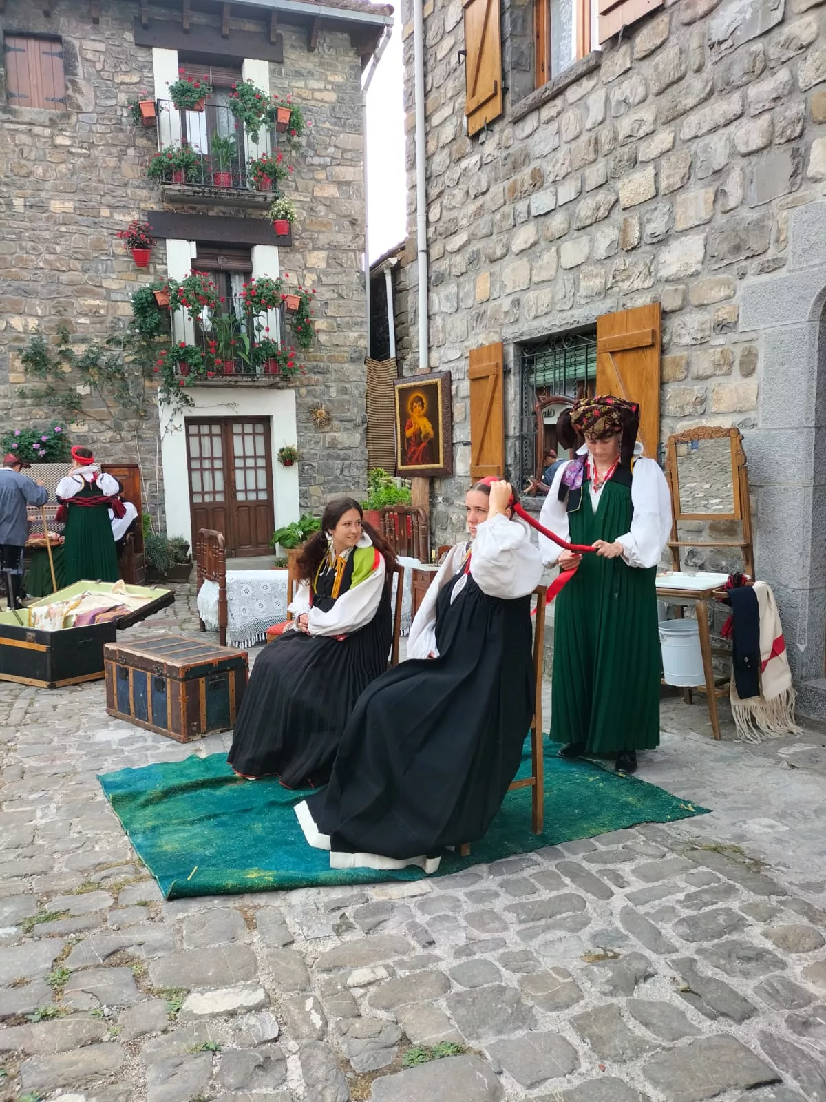 Celebración del Día de Traje Tradicional Ansotano.