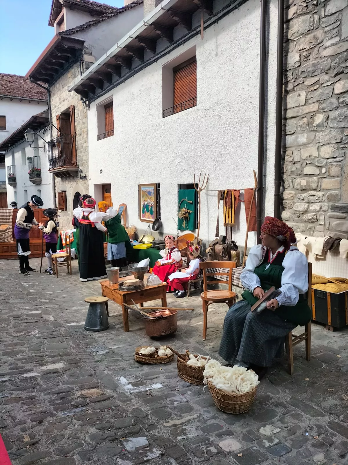 Celebración del Día de Traje Tradicional Ansotano.