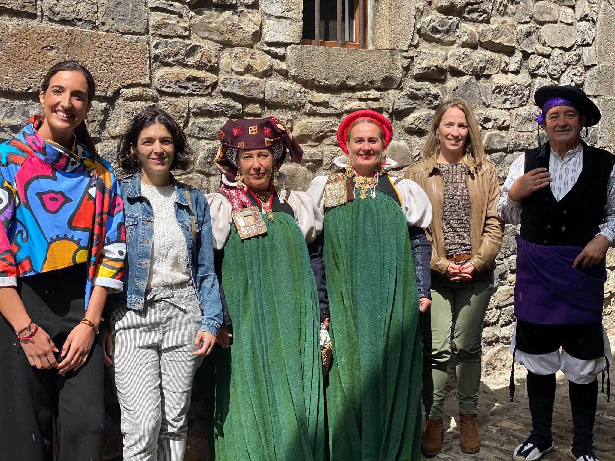 Celebración del Día de Traje Tradicional Ansotano.