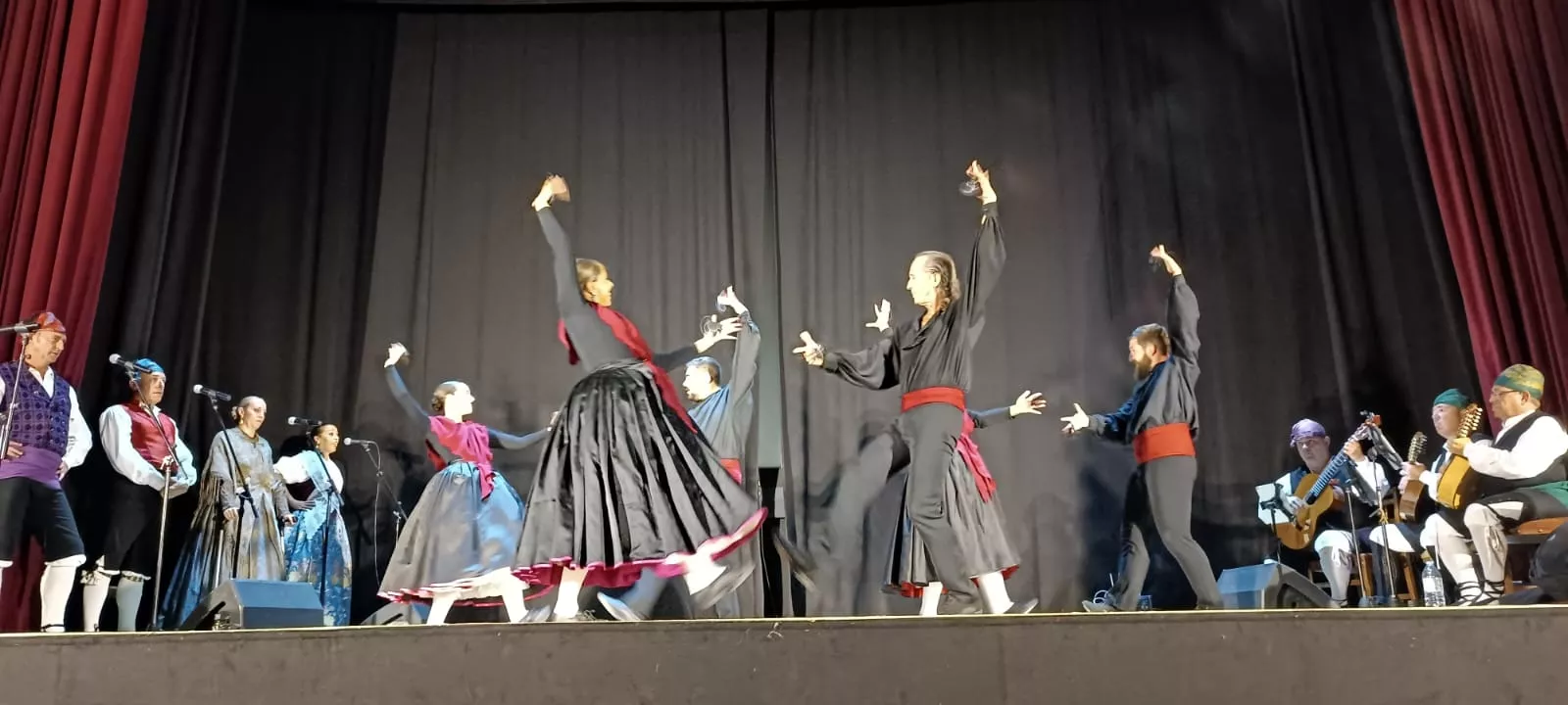Festival de Jota de la Compañía de Roberto Ciria en Ansó.