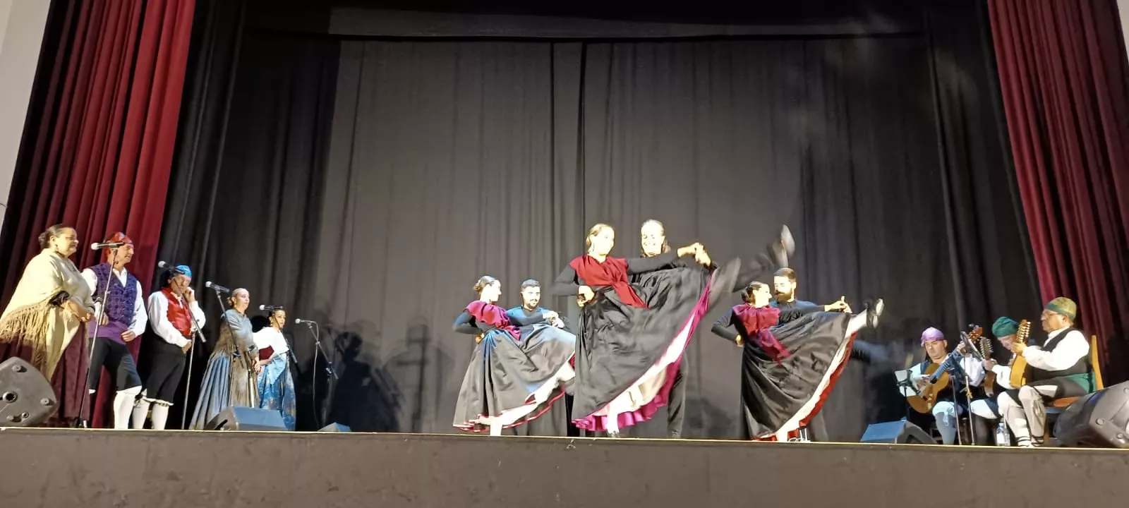 Festival de Jota de la Compañía de Roberto Ciria en Ansó.