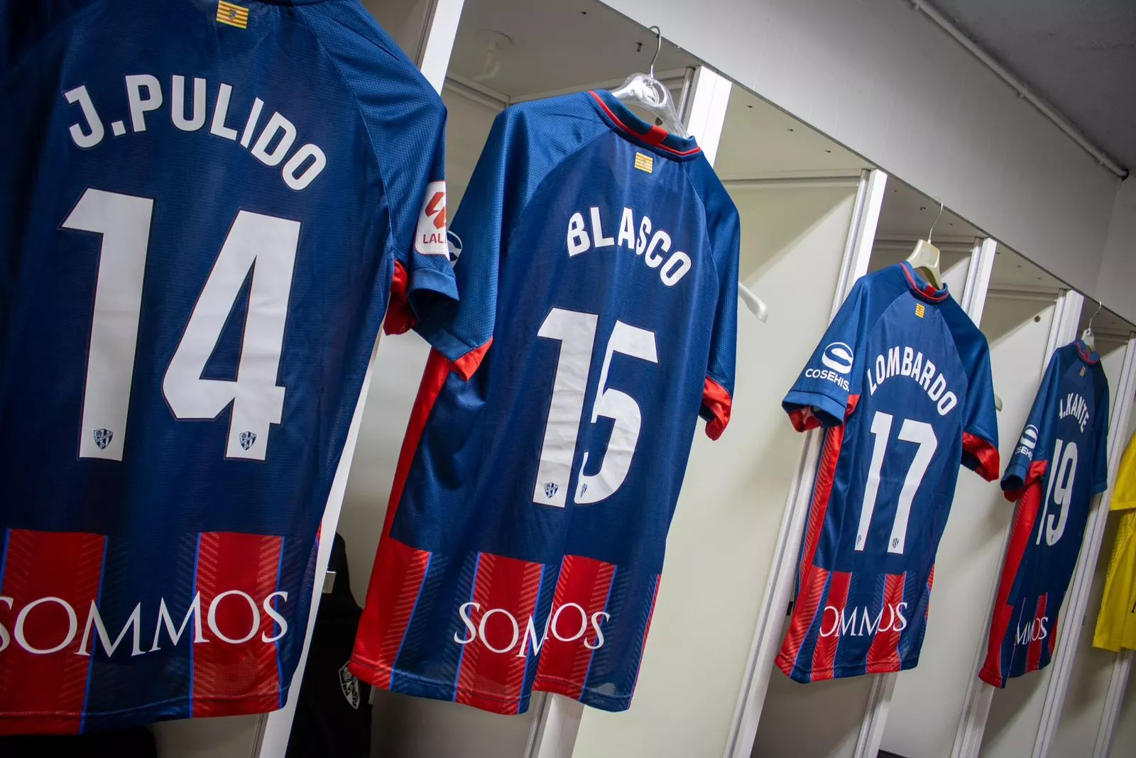 El vestuario del Huesca en El Sardinero, preparado. El vestuario del Huesca en El Sardinero, preparado.