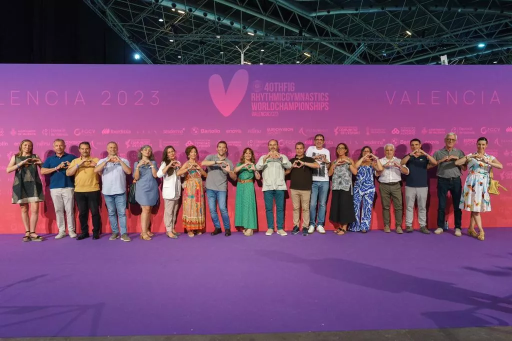 Foto de los presidentes de las federaciones territoriales, con Máfer Lardiés.