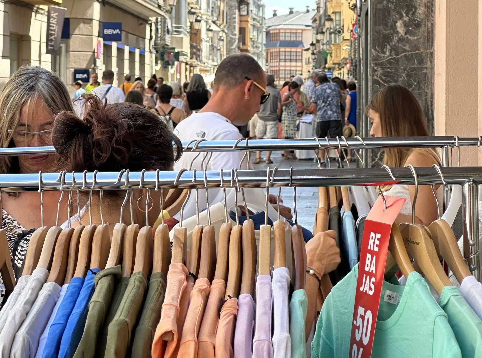 Imagen de la Fiesta del Comercio en la Calle de los empresarios de la Jacetania.