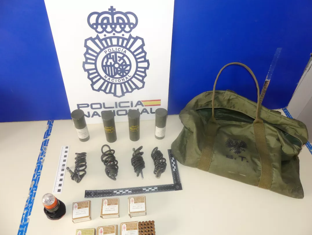 Material incautado por la Policía Nacional en el trastero de la vivienda de Jaca.