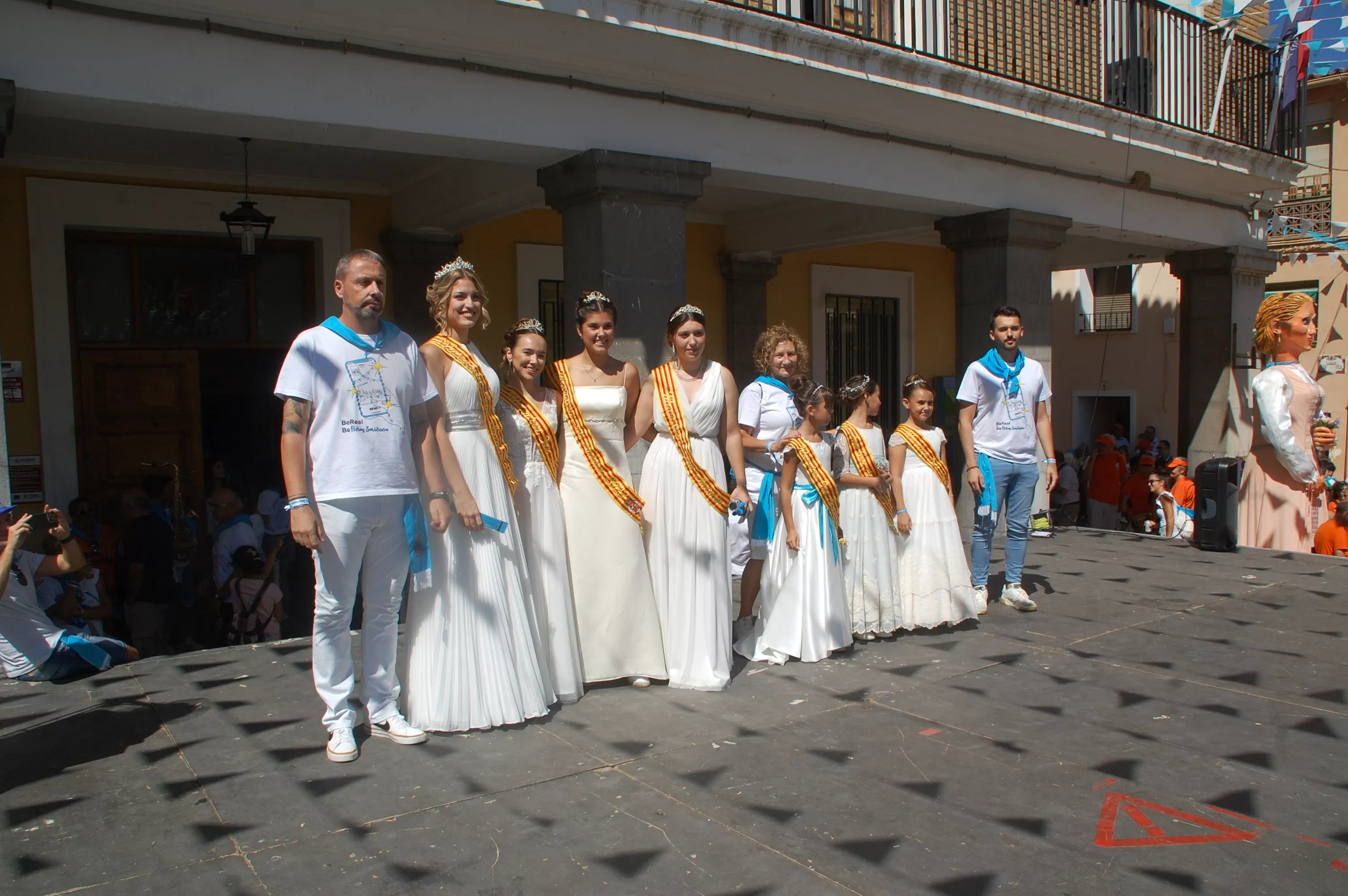 Las mairalesas en el Ayuntamiento.