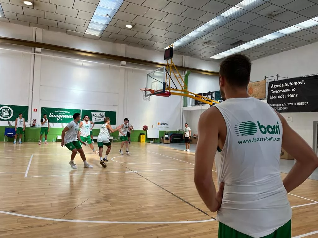 Primer entrenamiento del Lobe Huesca en el Center. Foto: A. Mora