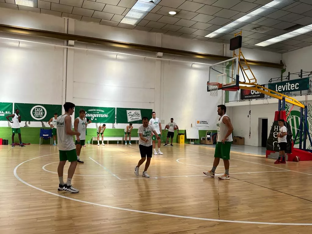 Primer entrenamiento del Lobe Huesca en el Center. Foto: A. Mora