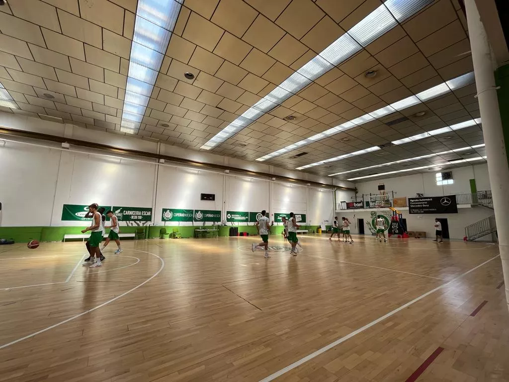 Primer entrenamiento del Lobe Huesca en el Center. Foto: A. Mora