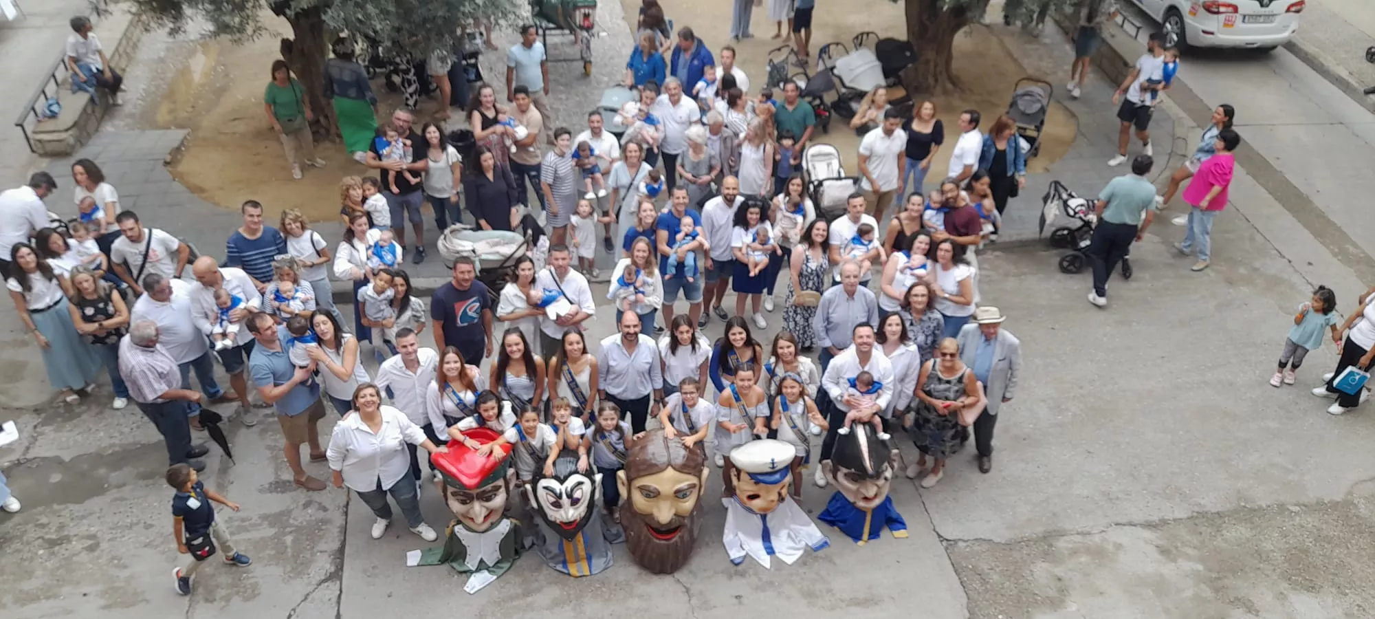 Acto de entrega en Barbastro de la pañoleta Mis primeras fiestas 