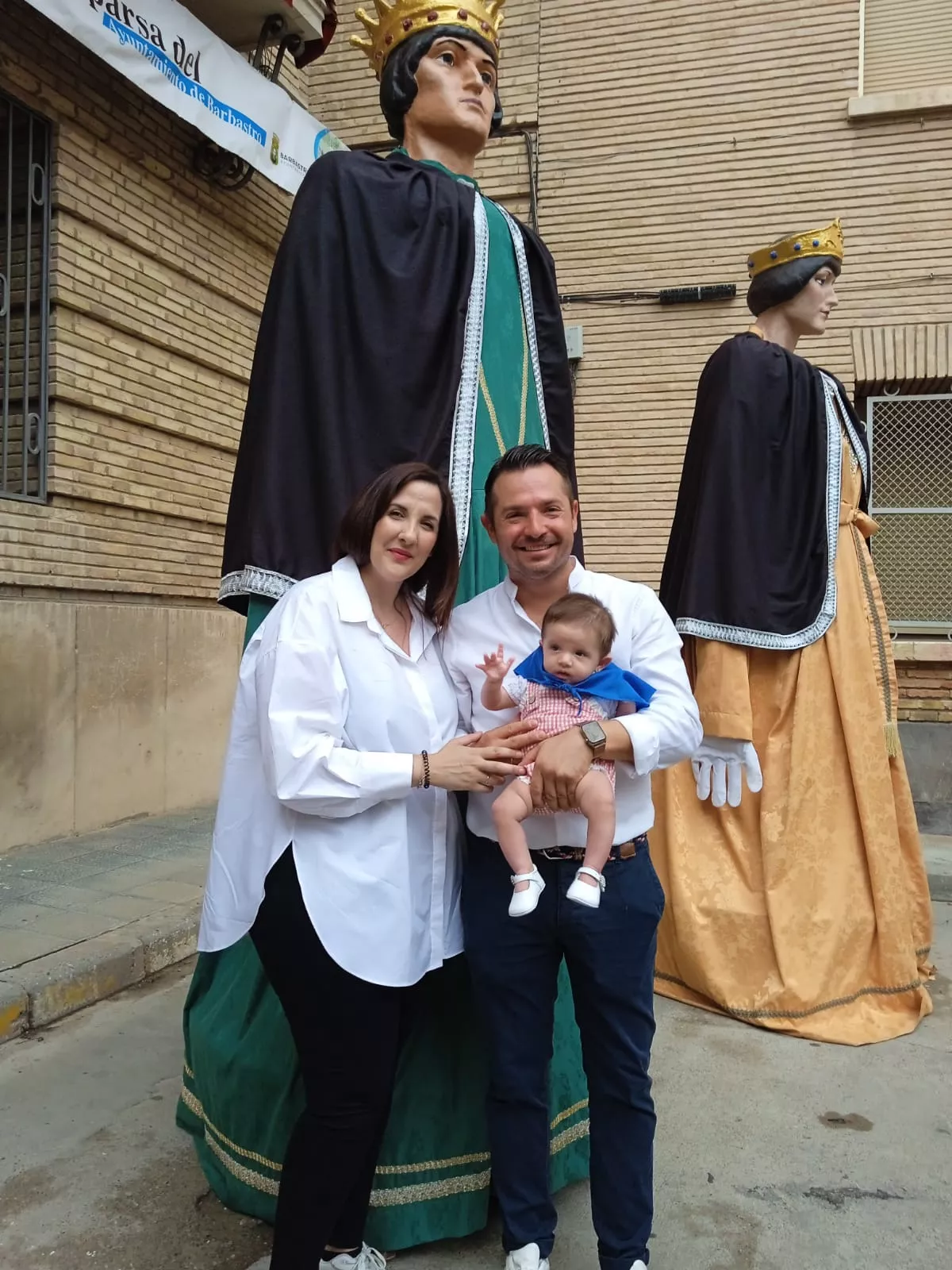 Acto de entrega en Barbastro de la pañoleta Mis primeras fiestas 