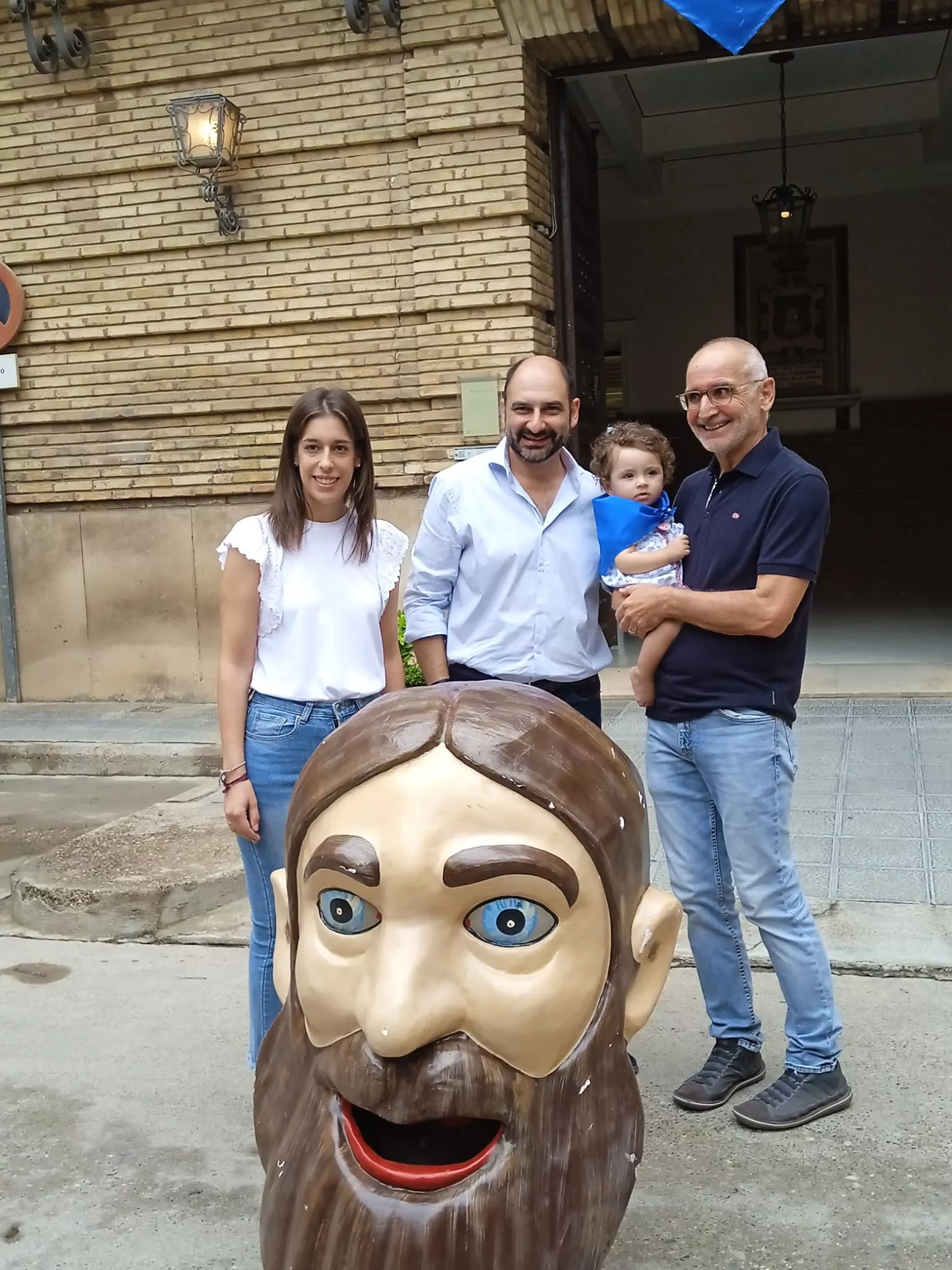 Acto de entrega en Barbastro de la pañoleta Mis primeras fiestas 