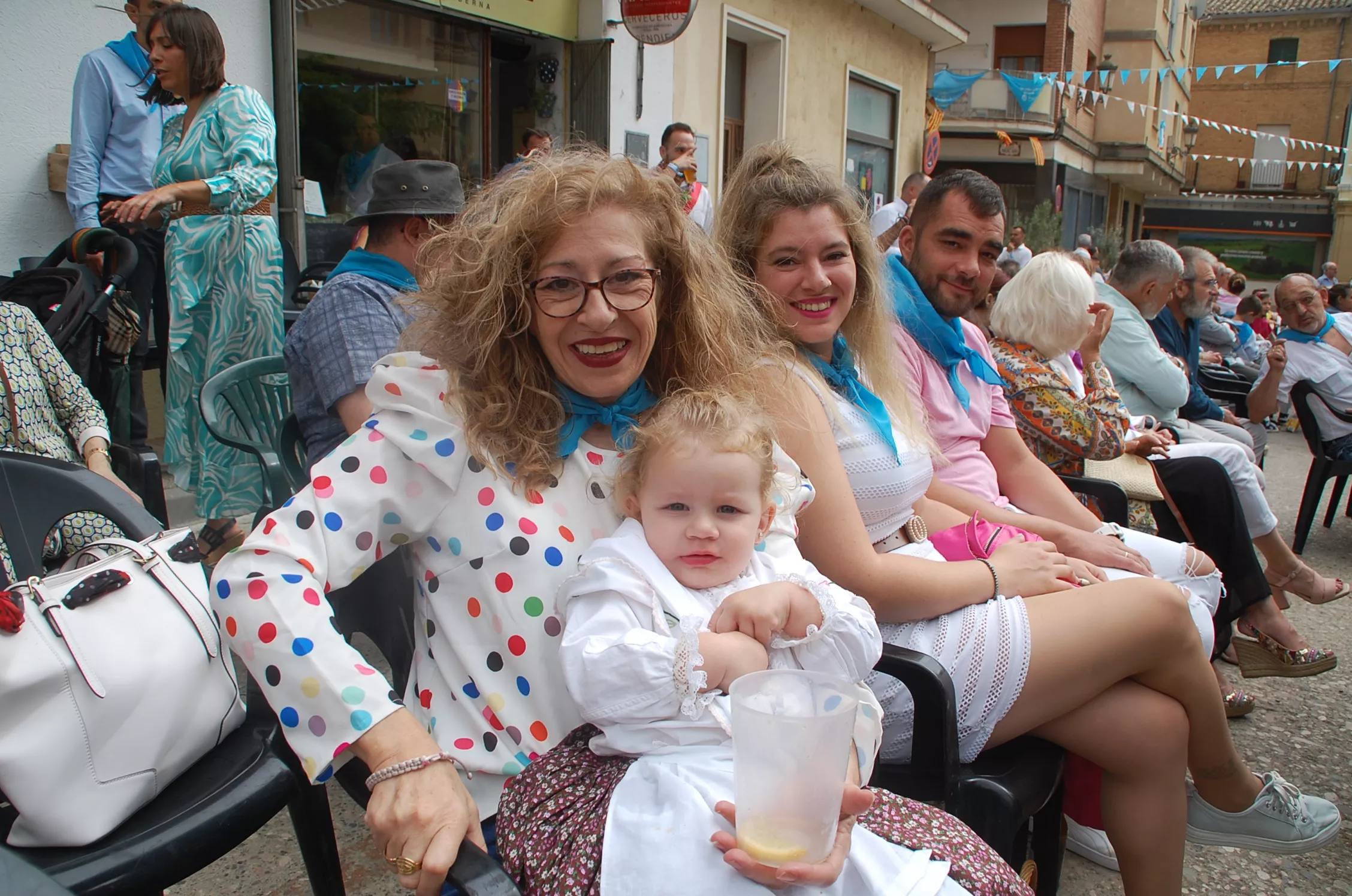 Fiestas de Sariñena con el dance como acto protagonista.