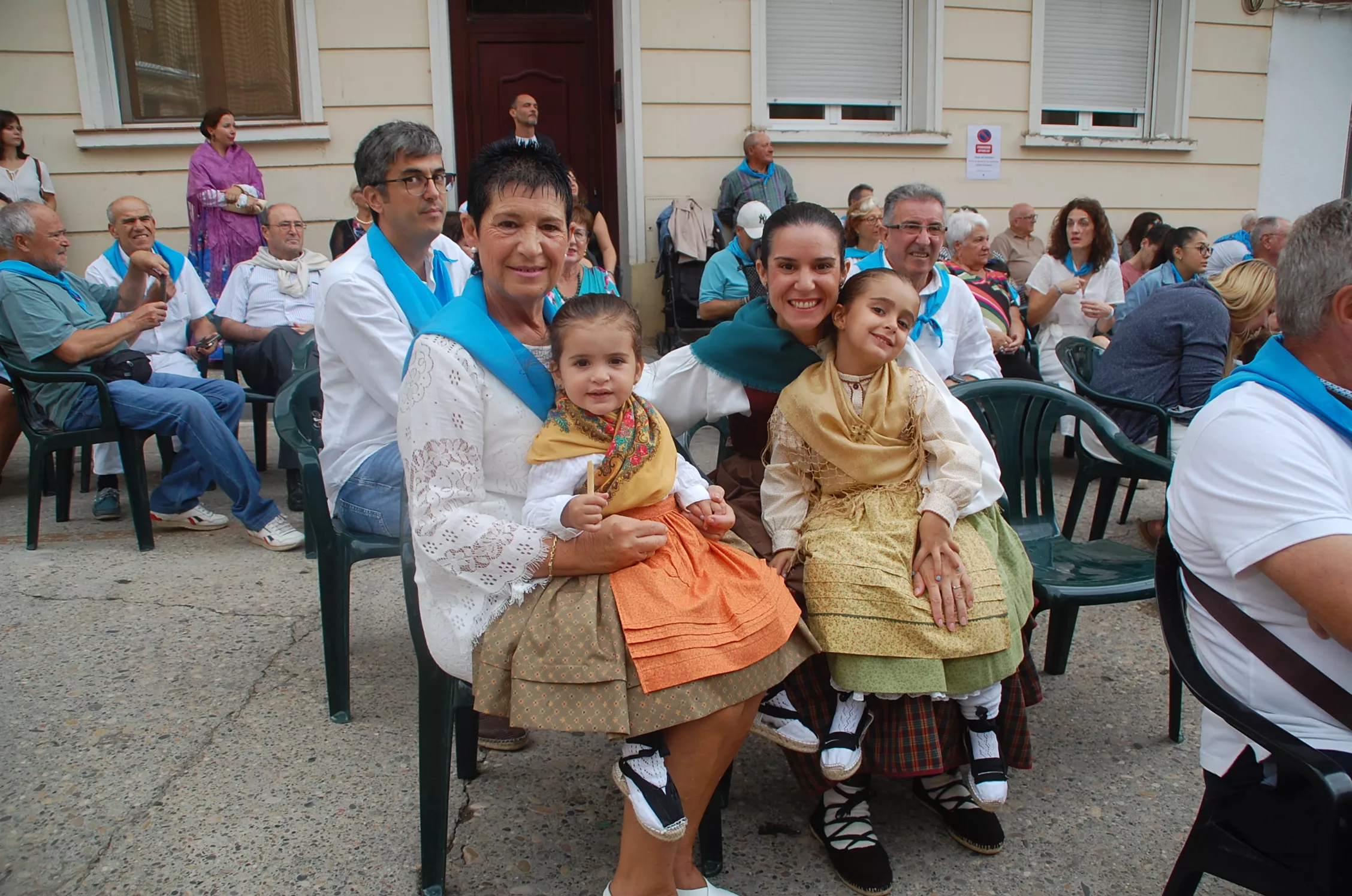 Fiestas de Sariñena con el dance como acto protagonista.