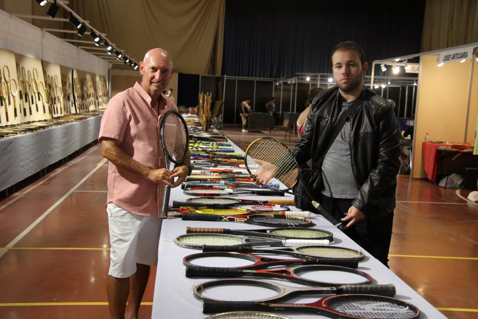 Colección material de tenis. Juan A. Burges. Foto Carlos Neofato