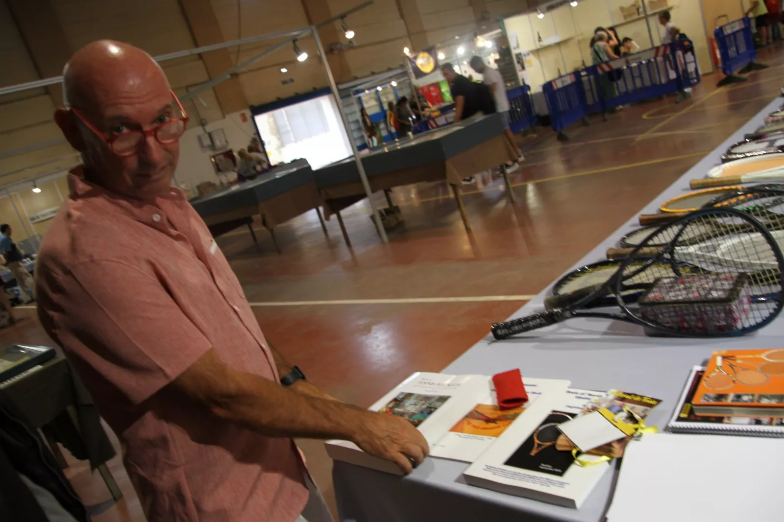 Colección material de tenis. Juan A. Burges. Foto Carlos Neofato
