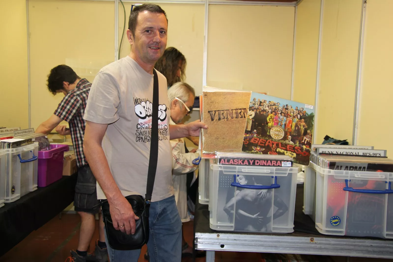 Rafa Forradellas, coleccionista de vinilos. Foto Carlos Neofato
