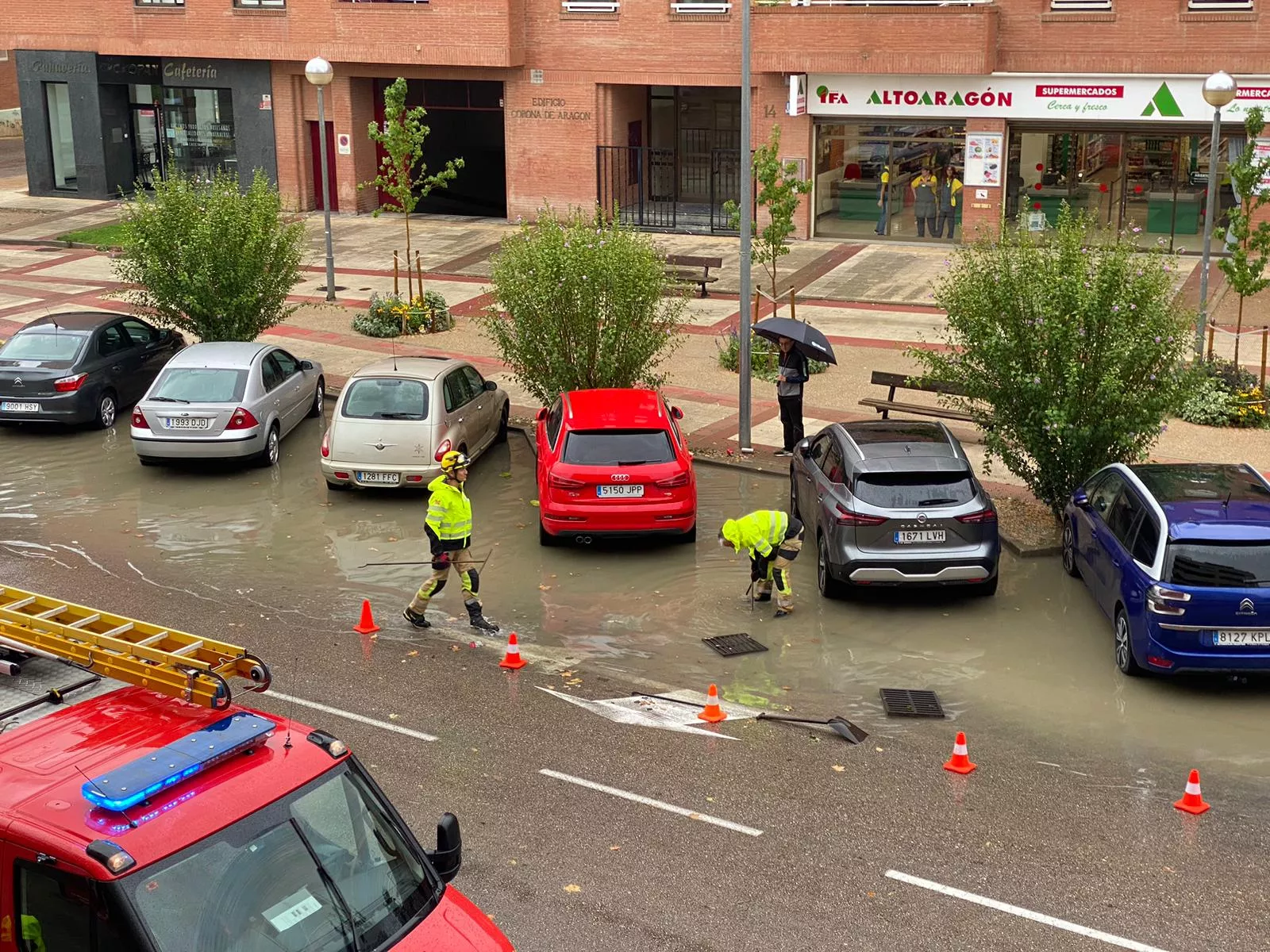 Efectos de la tormenta en la calles de Huesca.