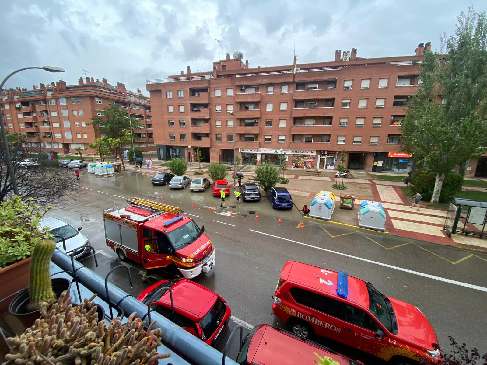 Efectos de la tormenta en la calles de Huesca.