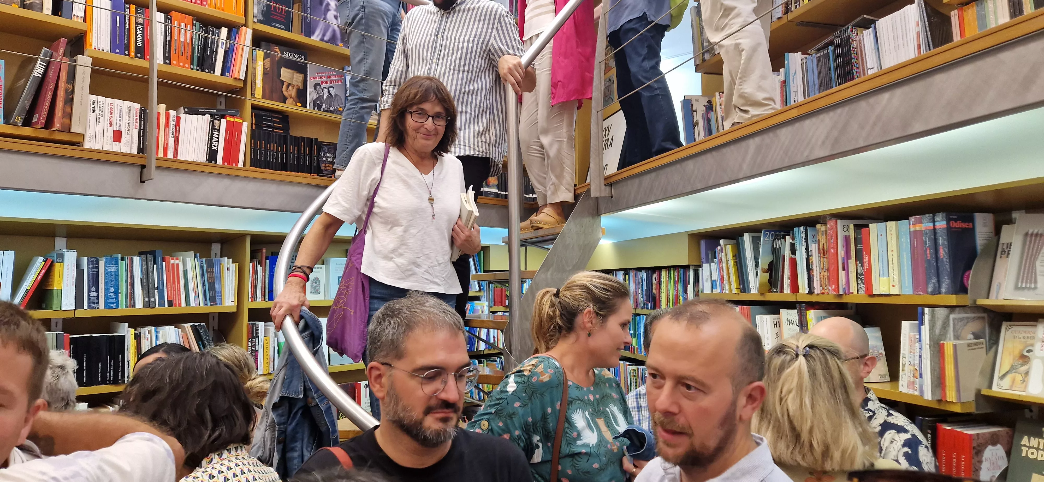 María José Hasta presenta en la librería Anónima "Se te oscurece el pelo". Foto Myriam Martínez