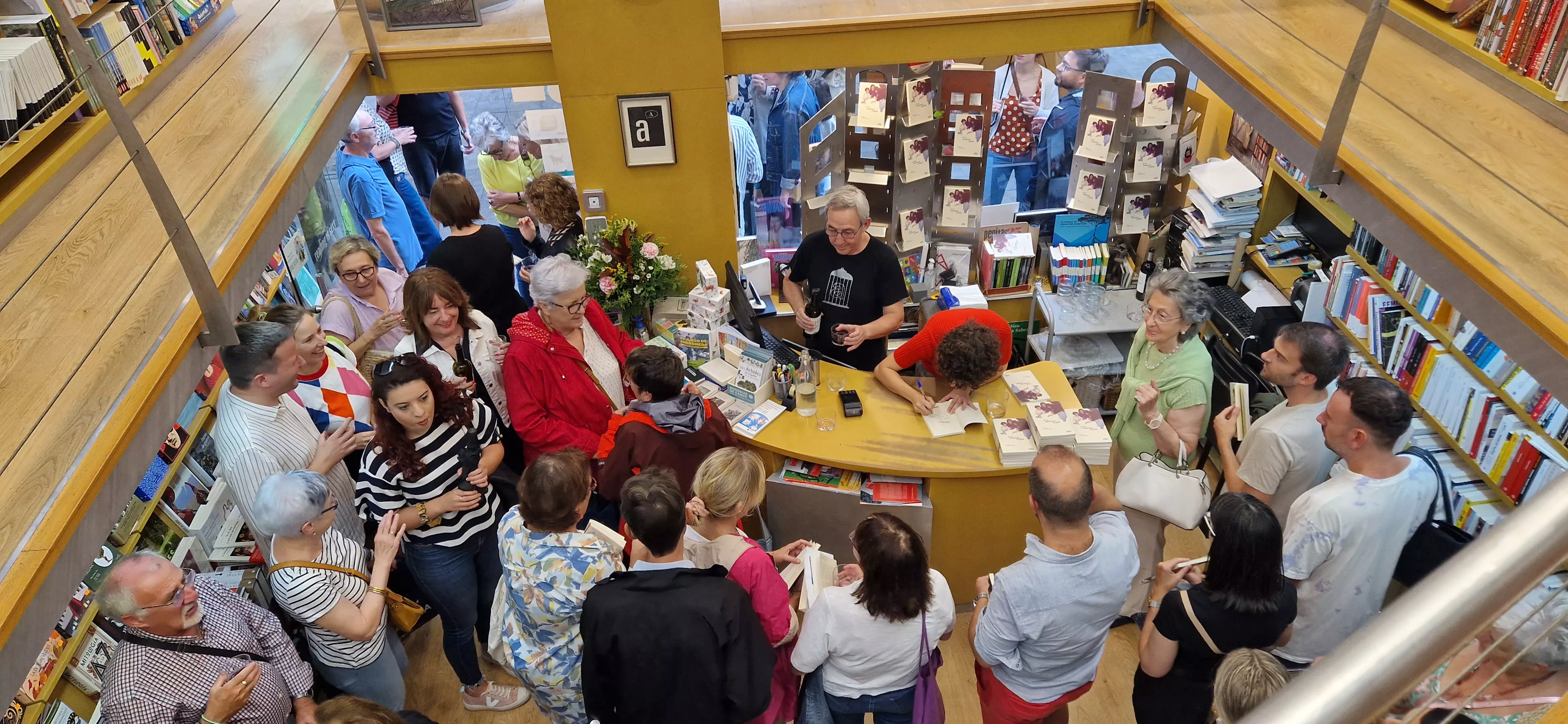 María José Hasta presenta en la librería Anónima "Se te oscurece el pelo". Foto Myriam Martínez