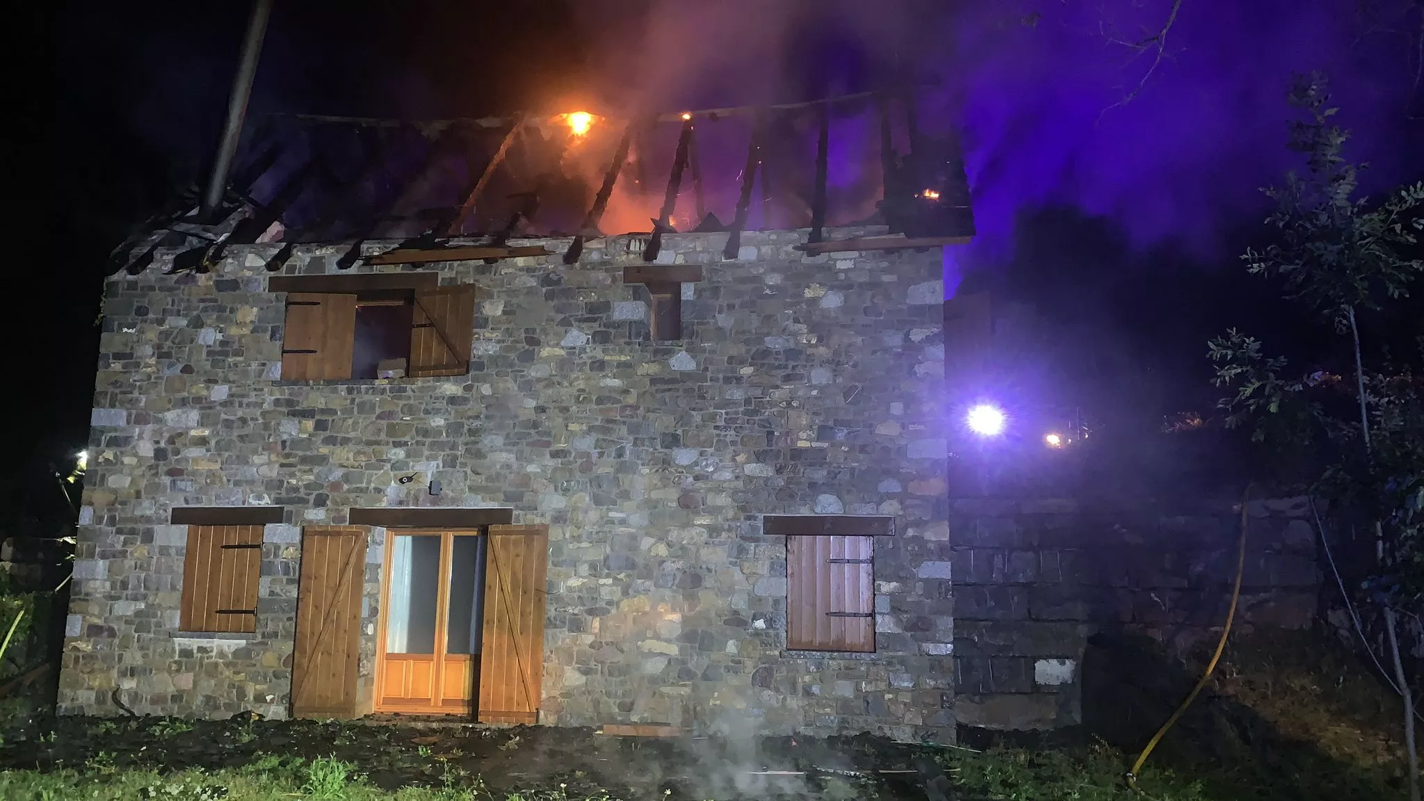 Incendio de una casa en Espierba.