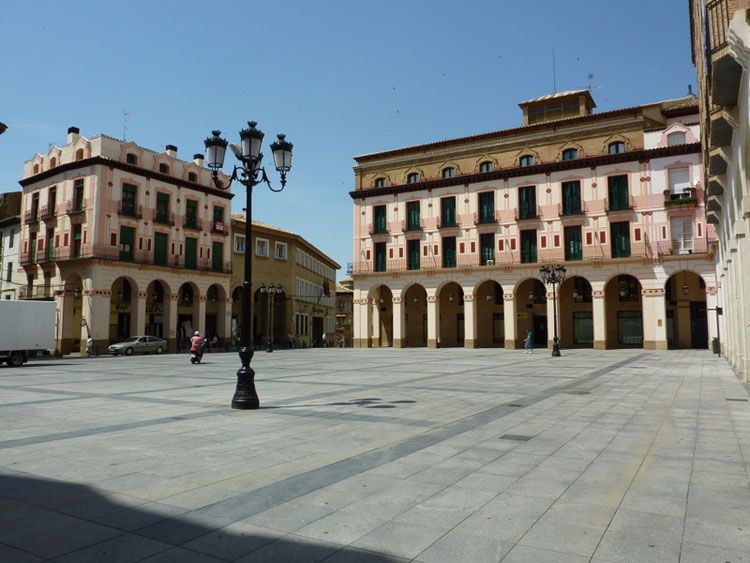 Ceoe-Cepyme Huesca en la plaza López Allué