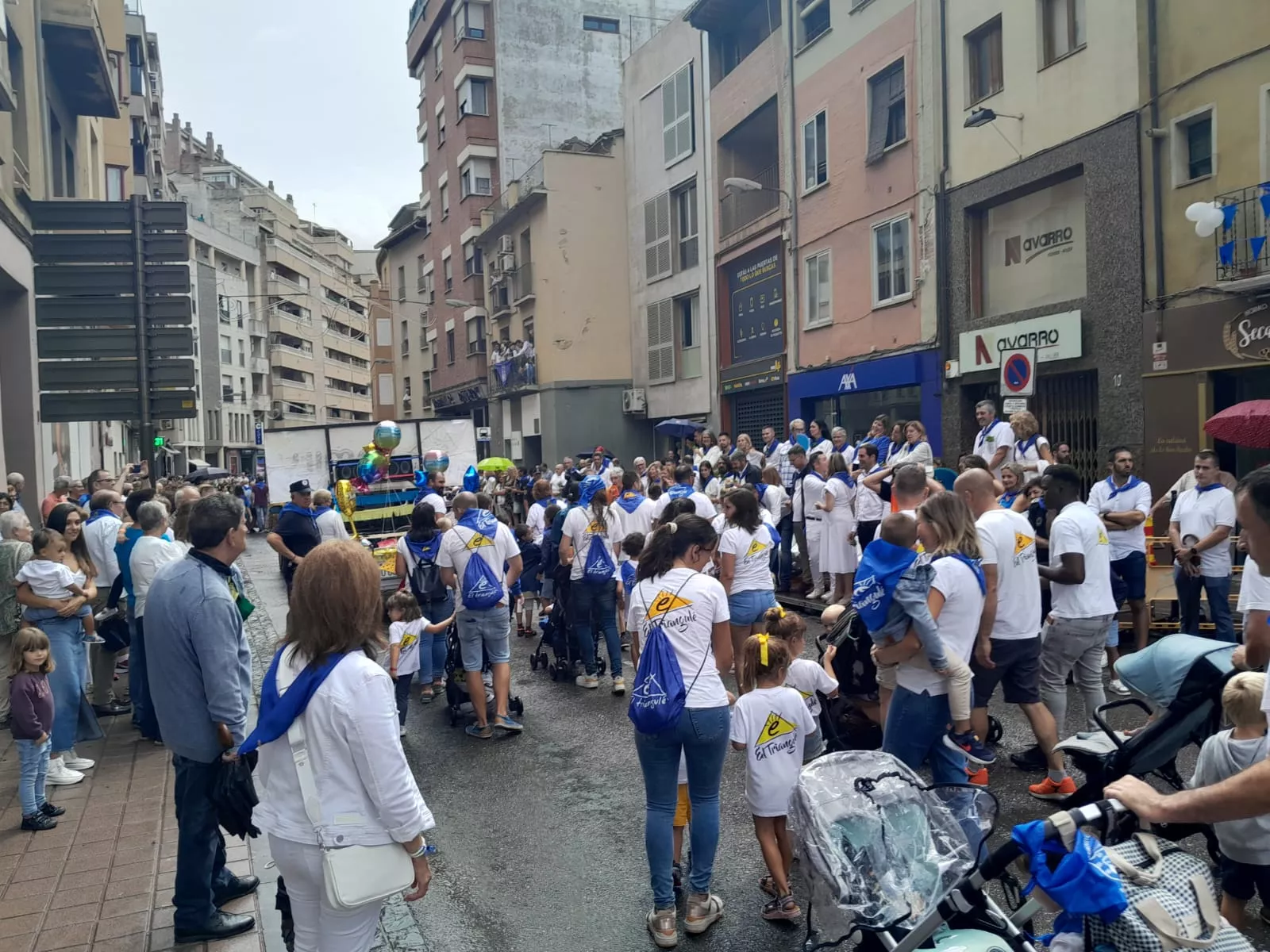 Arrancan las fiestas en Barbastro con el cohete y la cabalgata.