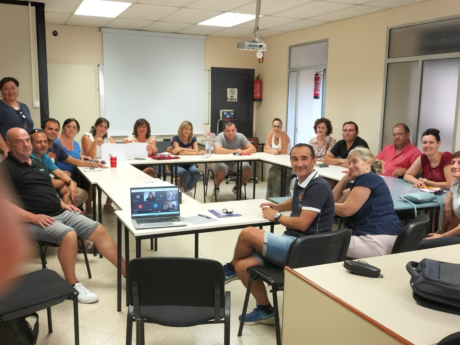 Reunión mantenida en Huesca por cocineros de centros escolares para preparar las movilizaciones Reunión mantenida en Huesca por cocineros de centros escolares para preparar las movilizaciones