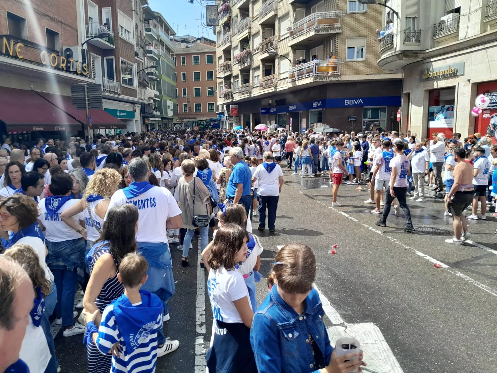 Arrancan las fiestas en Barbastro con el cohete y la cabalgata.