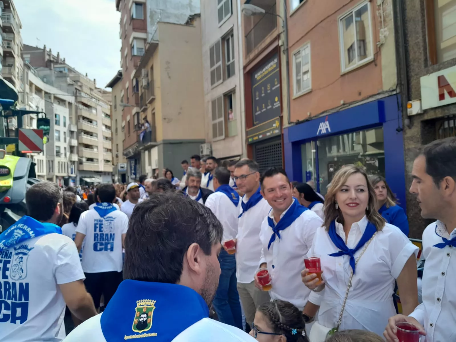 Arrancan las fiestas en Barbastro con el cohete y la cabalgata.