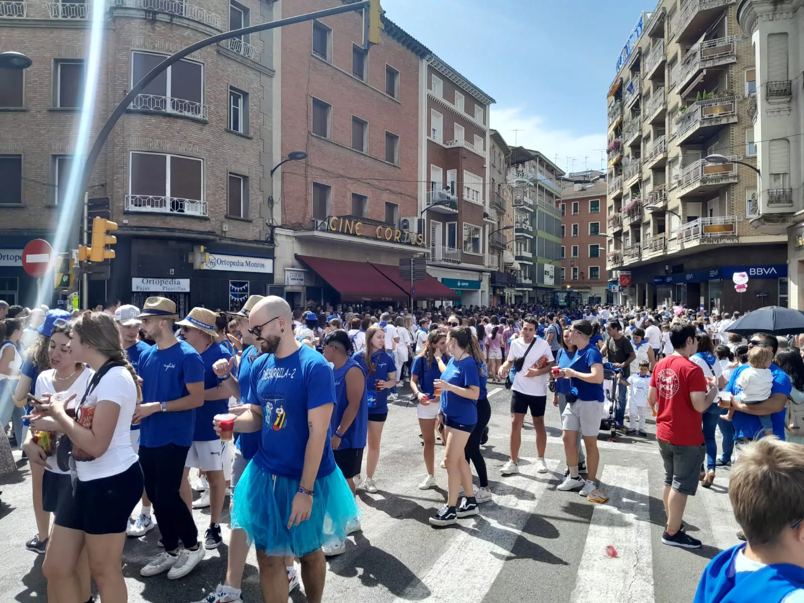 Arrancan las fiestas en Barbastro con el cohete y la cabalgata.