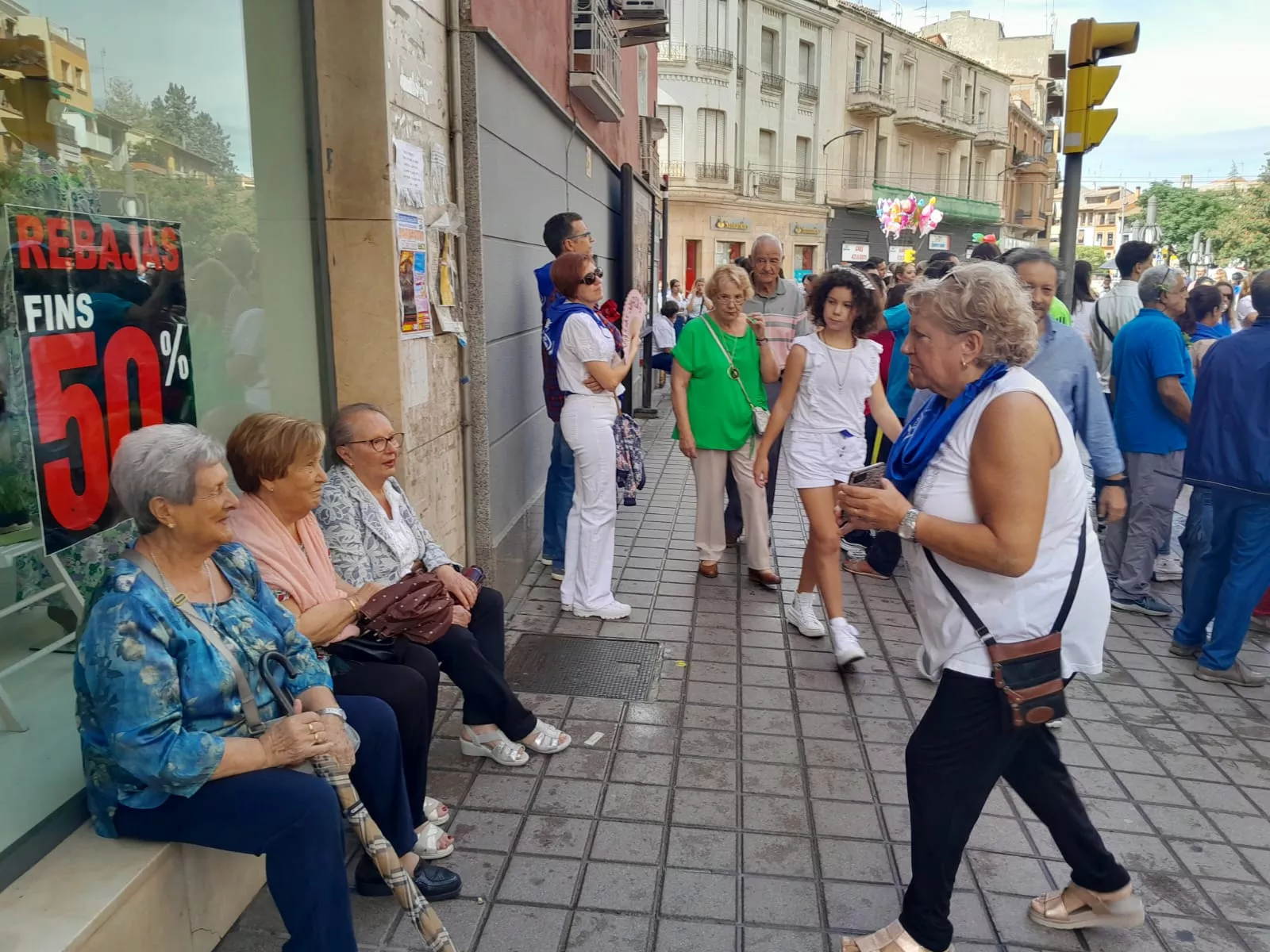 Arrancan las fiestas en Barbastro con el cohete y la cabalgata.