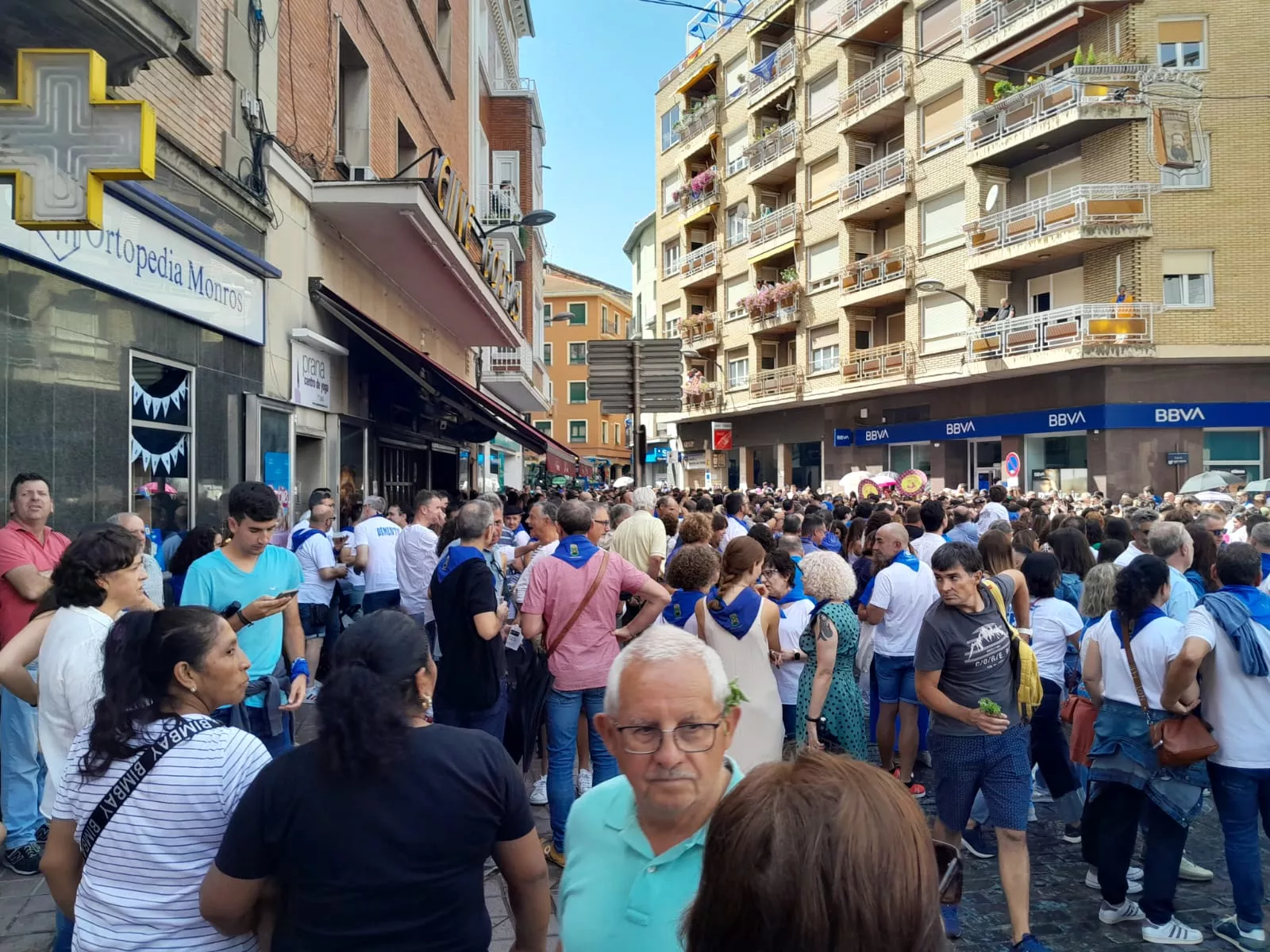 Arrancan las fiestas en Barbastro con el cohete y la cabalgata.