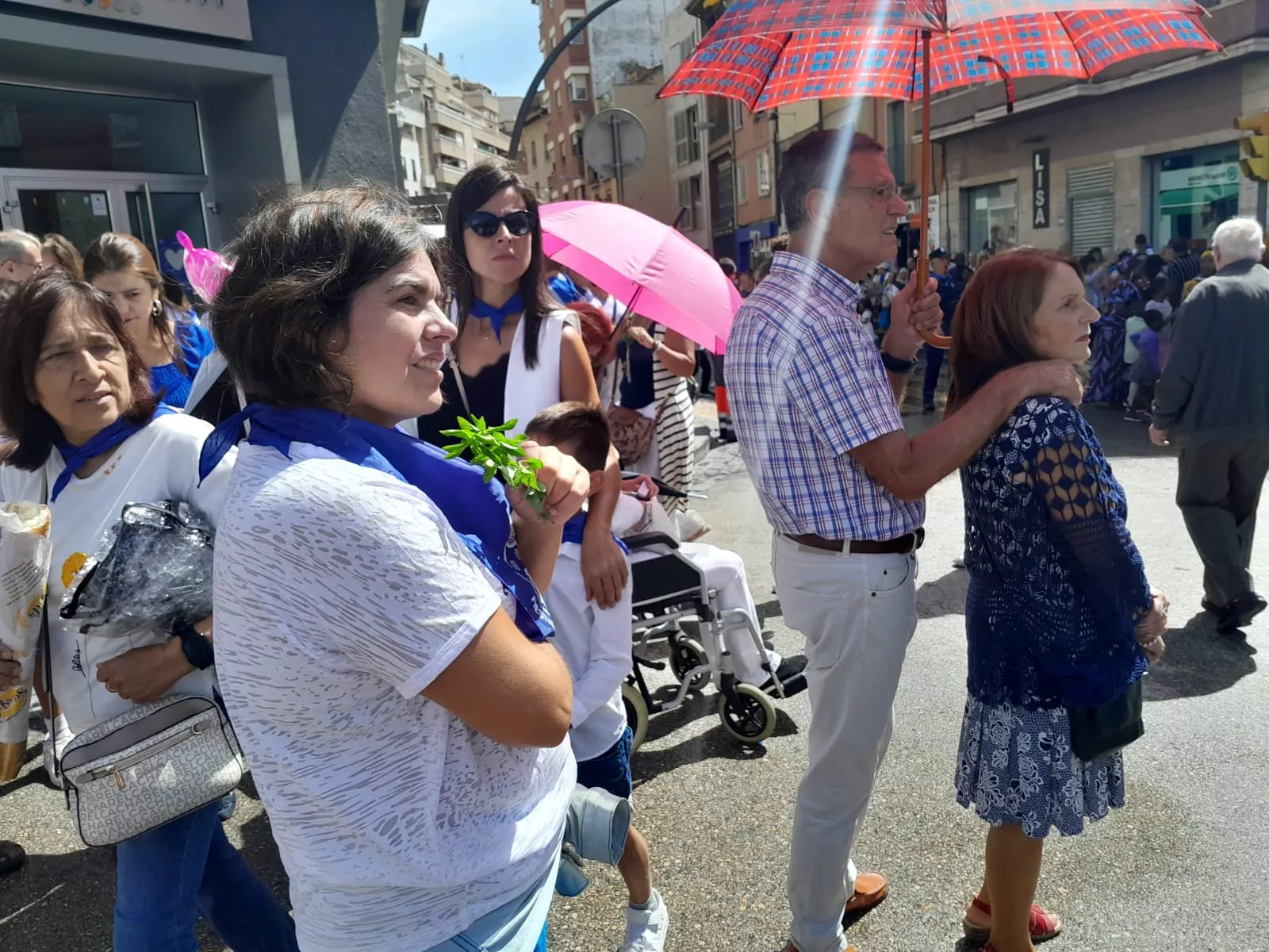 Arrancan las fiestas en Barbastro con el cohete y la cabalgata.