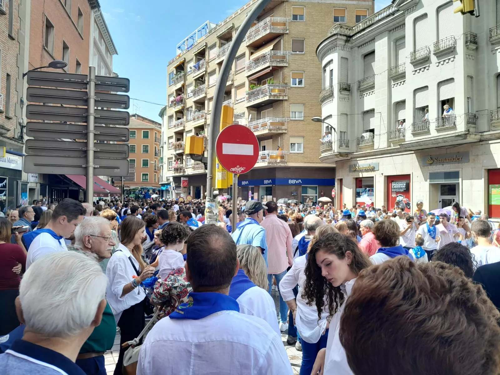 Arrancan las fiestas en Barbastro con el cohete y la cabalgata.